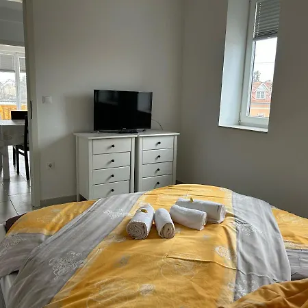 Azur Haz Viola Apartman Sarvar Exterior photo